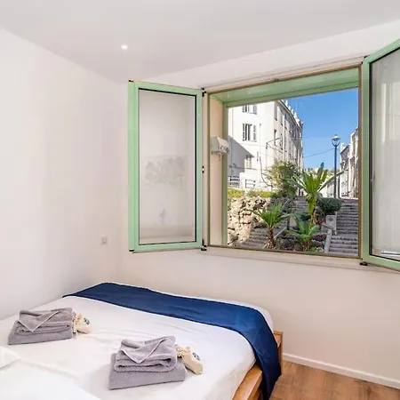 3 Pieces Renove 2023 Vieux Port Et Palais Olam *